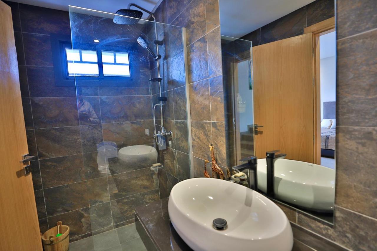 Moon House Villa Ville Nouvelle ภายนอก รูปภาพ